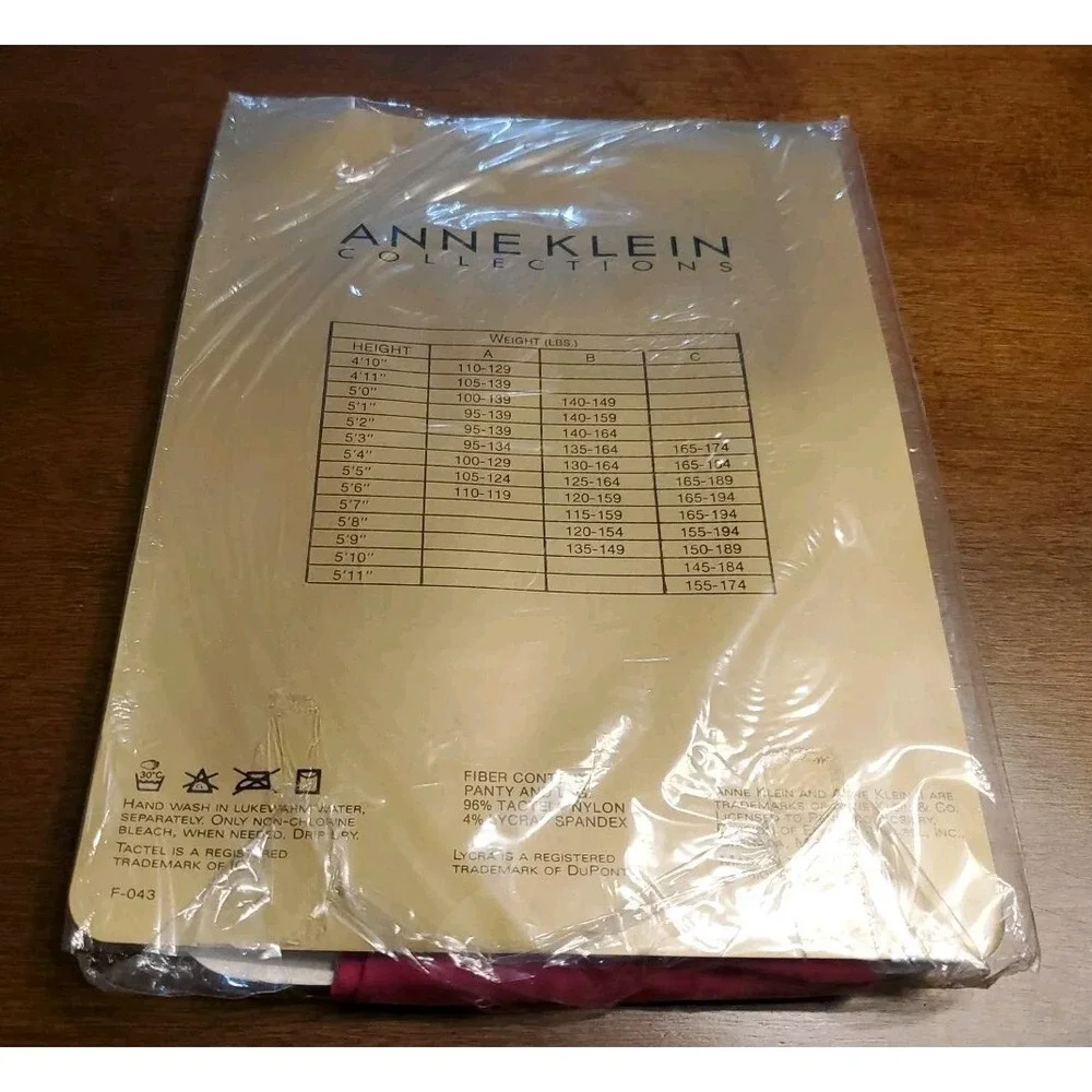 Anne Klein Collection Signature Velour Opaque Pantyhose Sandalfoot Size C Pink
